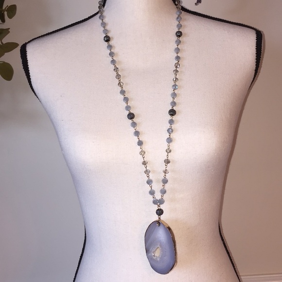 Jewelry - Beautiful Stone Necklace!